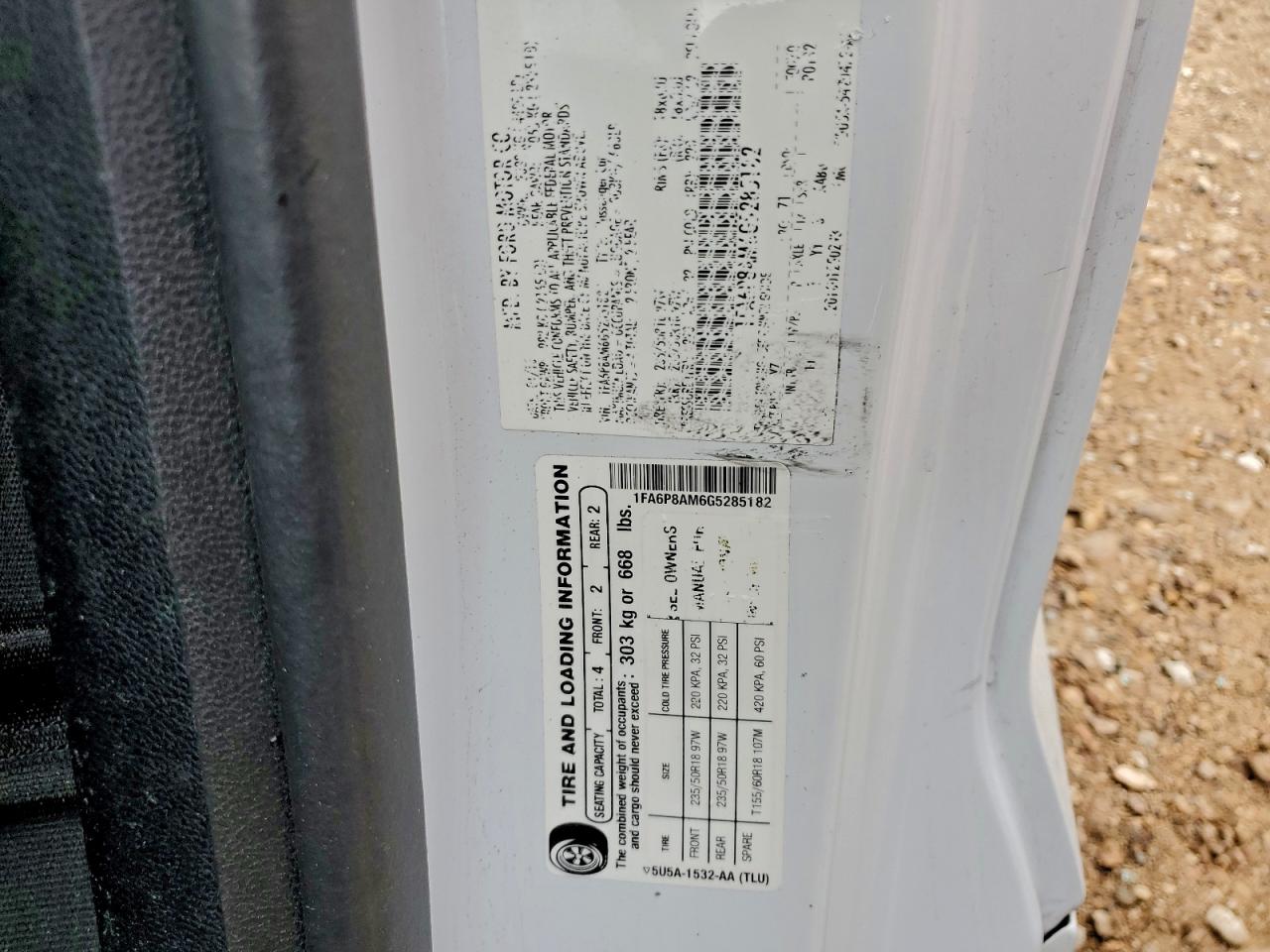 Ford Mustang Image 8