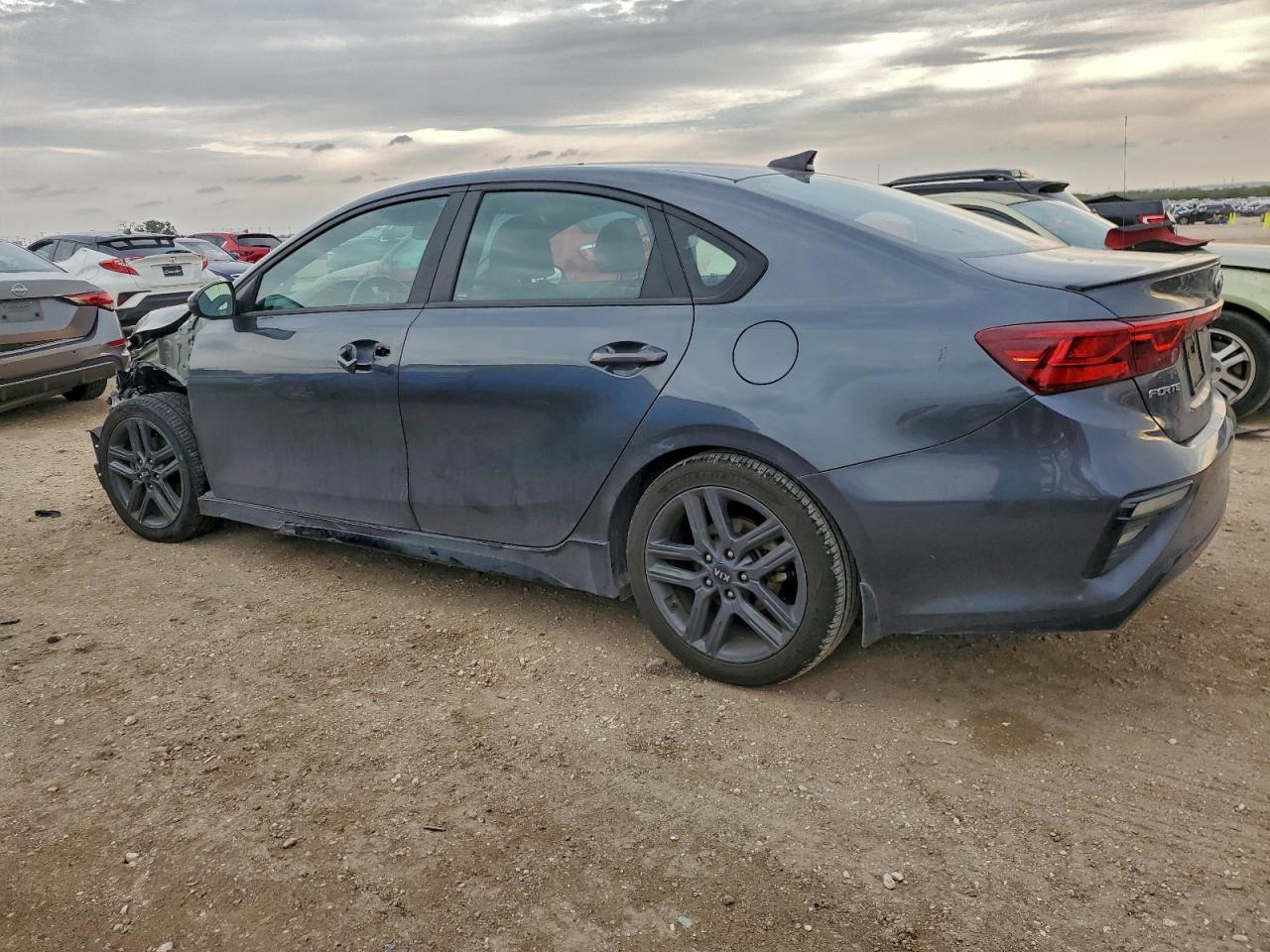 Kia Forte Gt Line Image 6