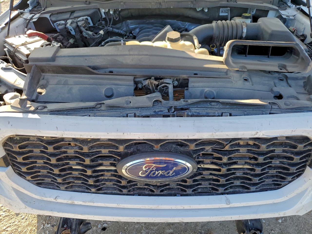 Ford F-150 Supercrew Image 8