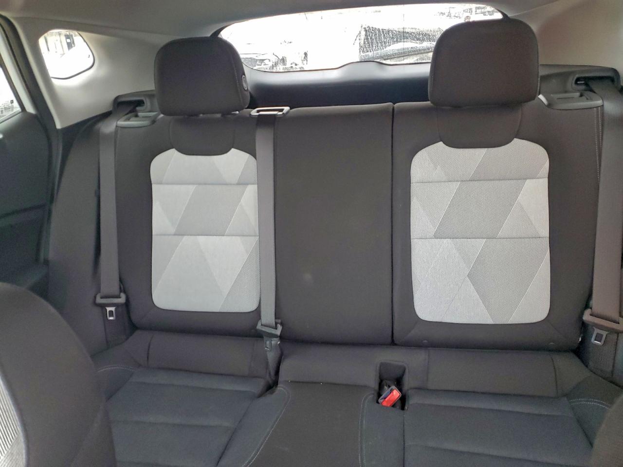 Chevrolet Trax Ls Image 11