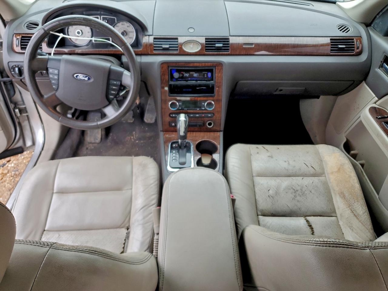 Ford Taurus Limited Image 6