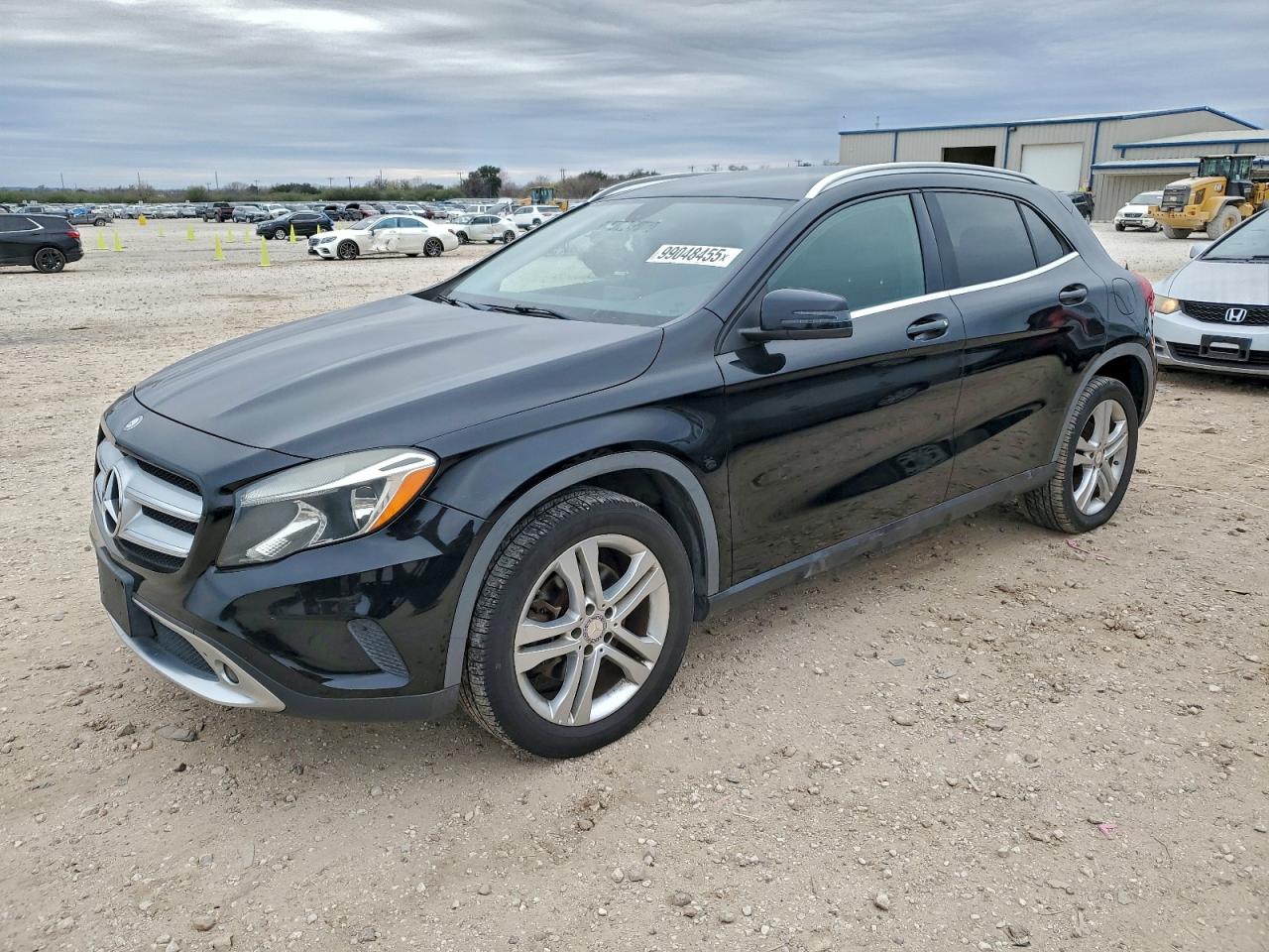 Mercedes-Benz GLA 250 4matic Image 1