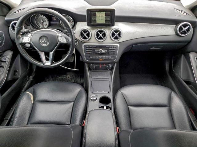 Mercedes-Benz GLA 250 4matic Image 9