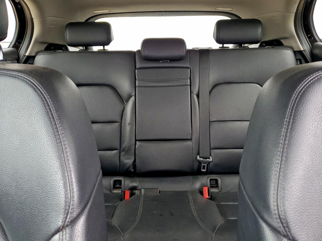 Mercedes-Benz GLA 250 4matic Image 8