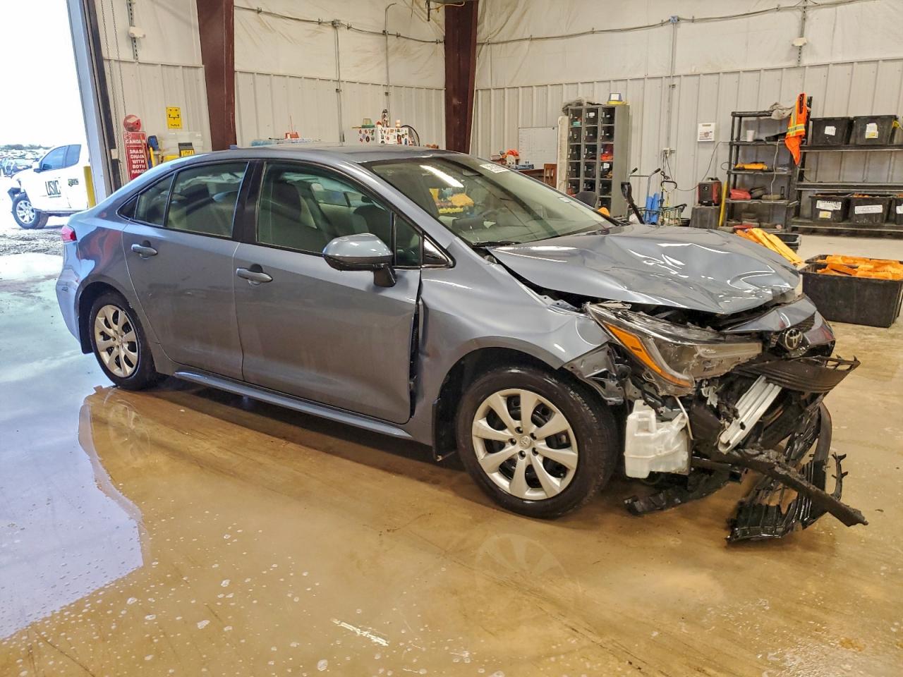 Toyota Corolla Le Image 12