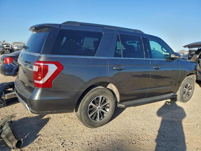 Ford Expedition Xlt Image 2