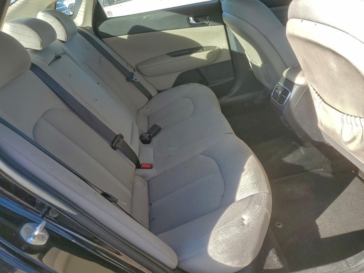 Kia Optima Hybrid Image 11