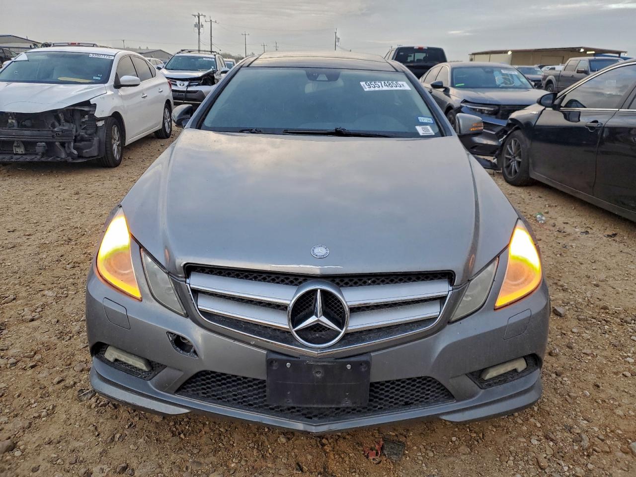 Mercedes-Benz E-Class 550 Image 2