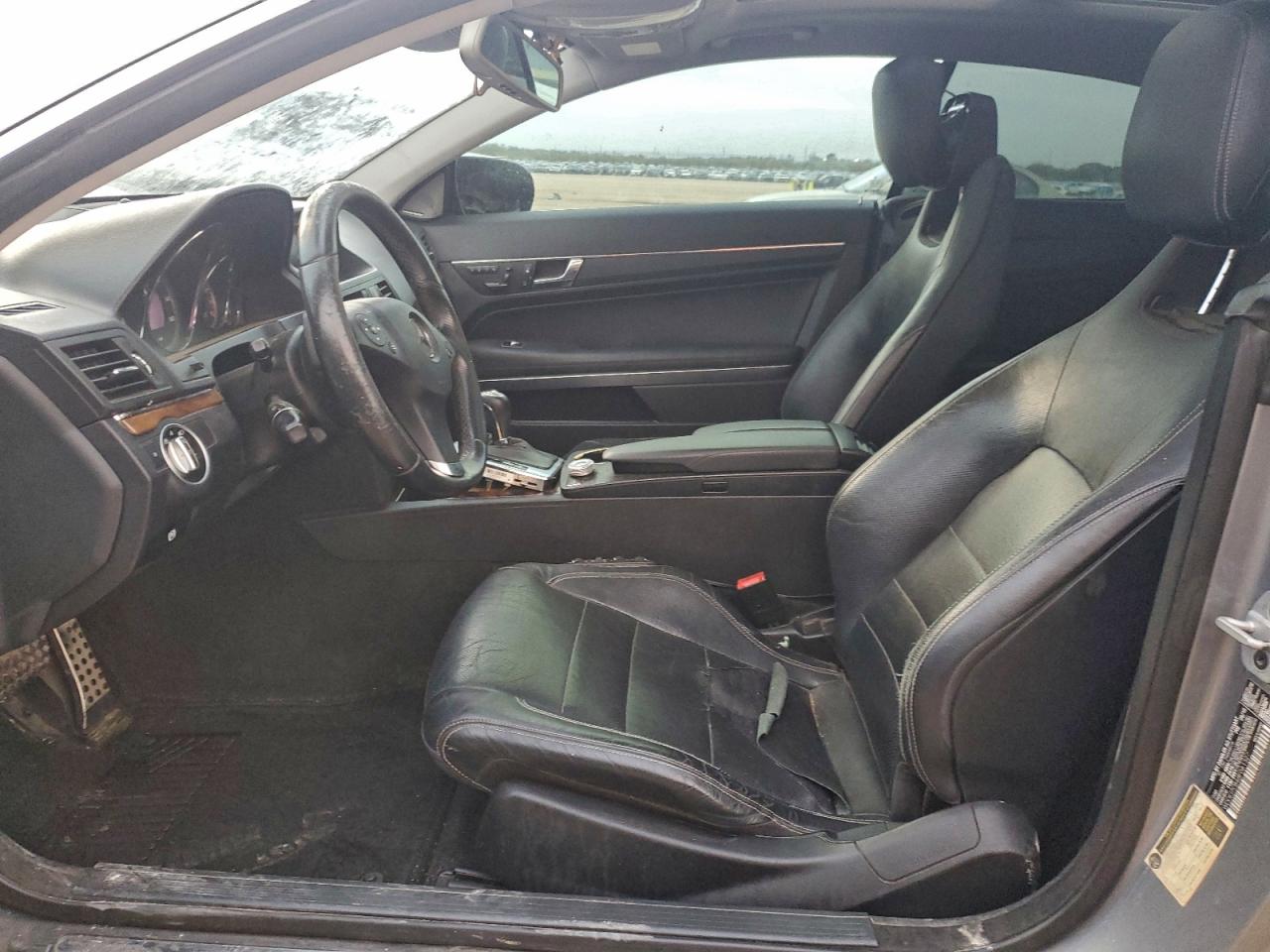 Mercedes-Benz E-Class 550 Image 6