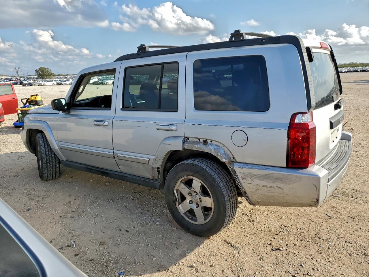 Jeep Commander Sport Image 12