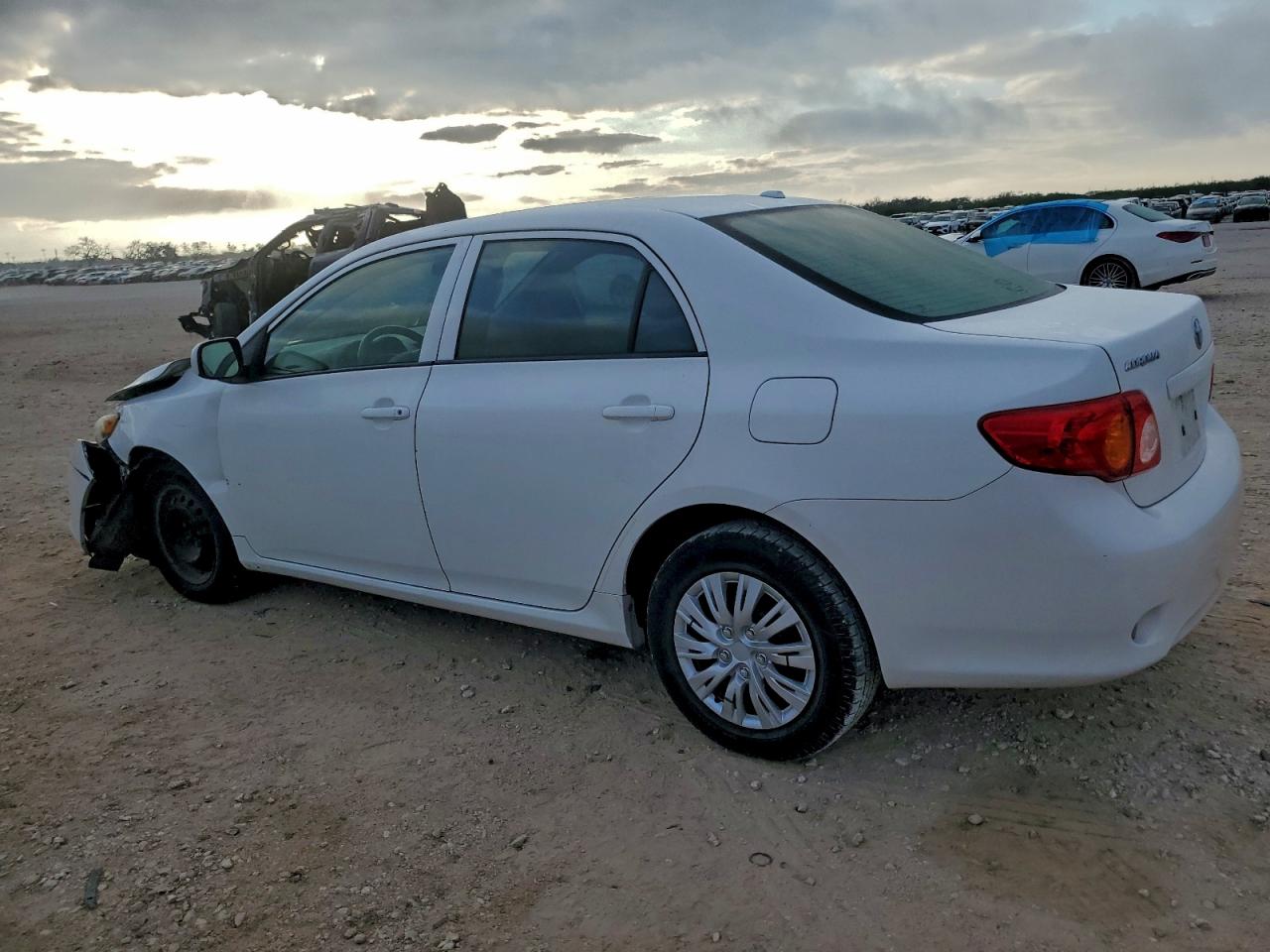 Toyota Corolla Base Image 6