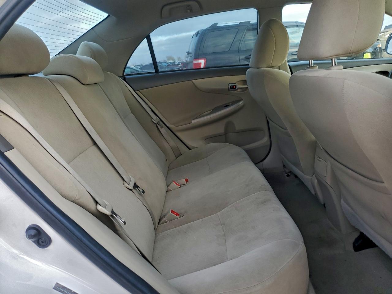 Toyota Corolla Base Image 5