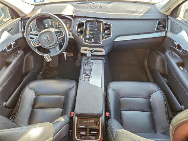 Volvo XC90 T5 Image 11