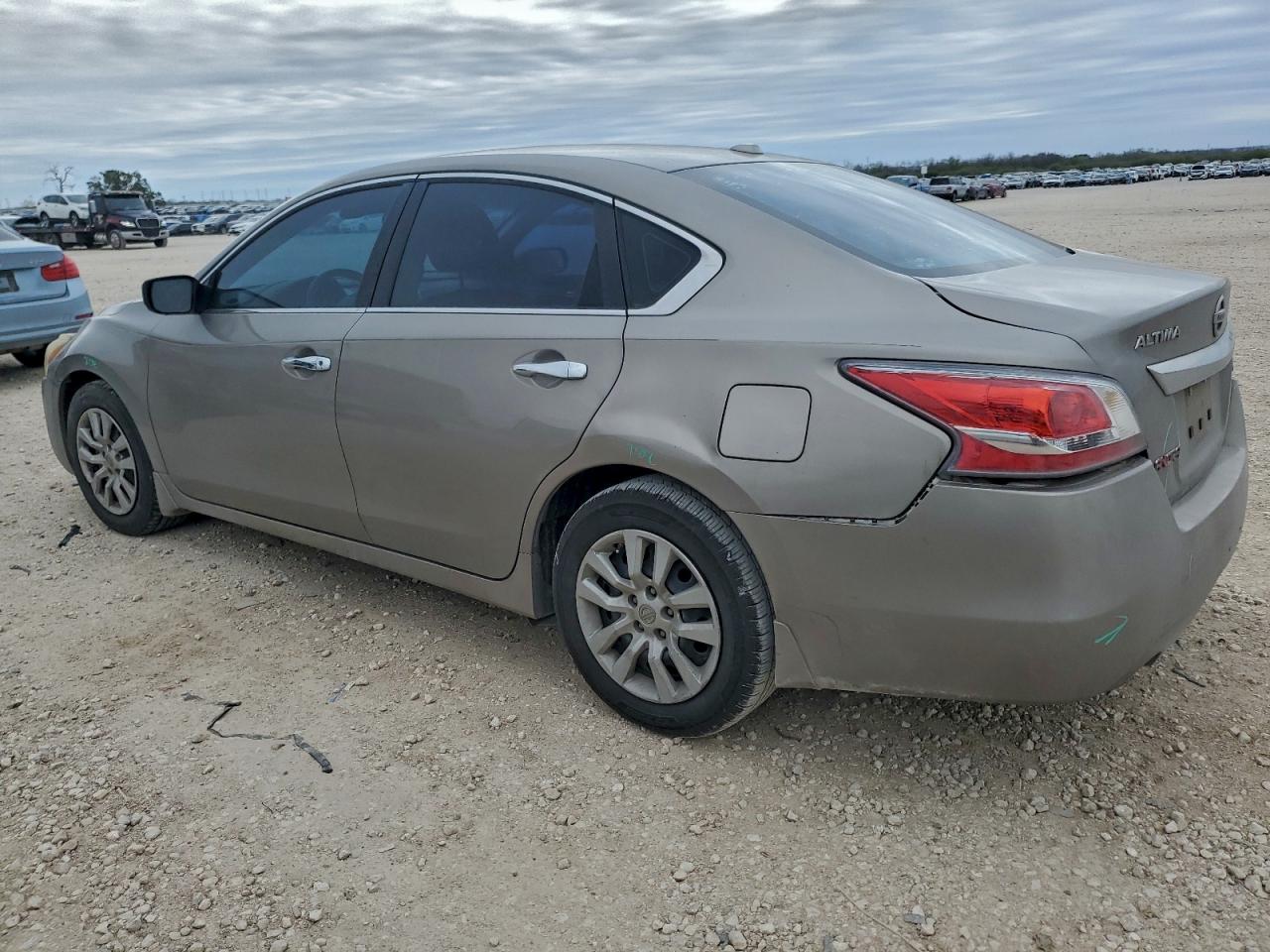 Nissan Altima 2.5 Image 2