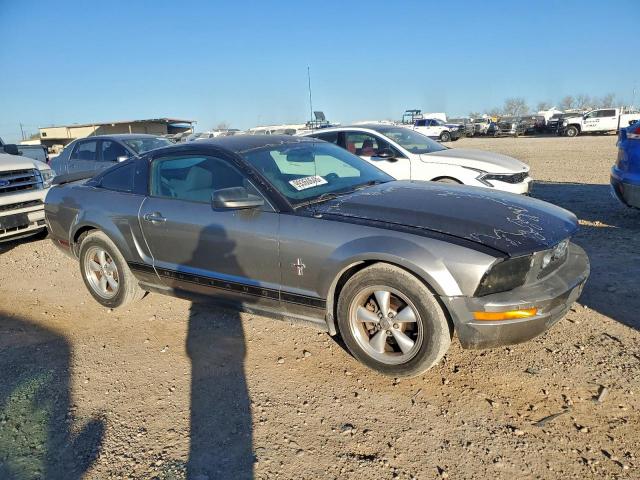 Ford Mustang Image 11