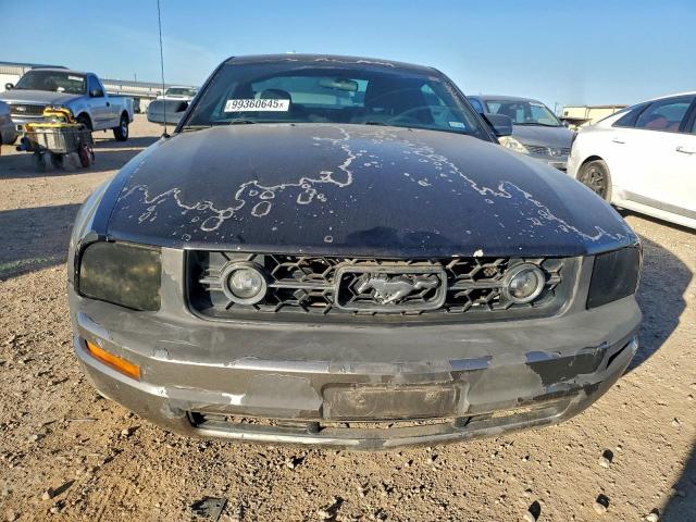 Ford Mustang Image 6