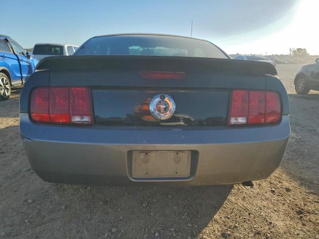 Ford Mustang Image 9