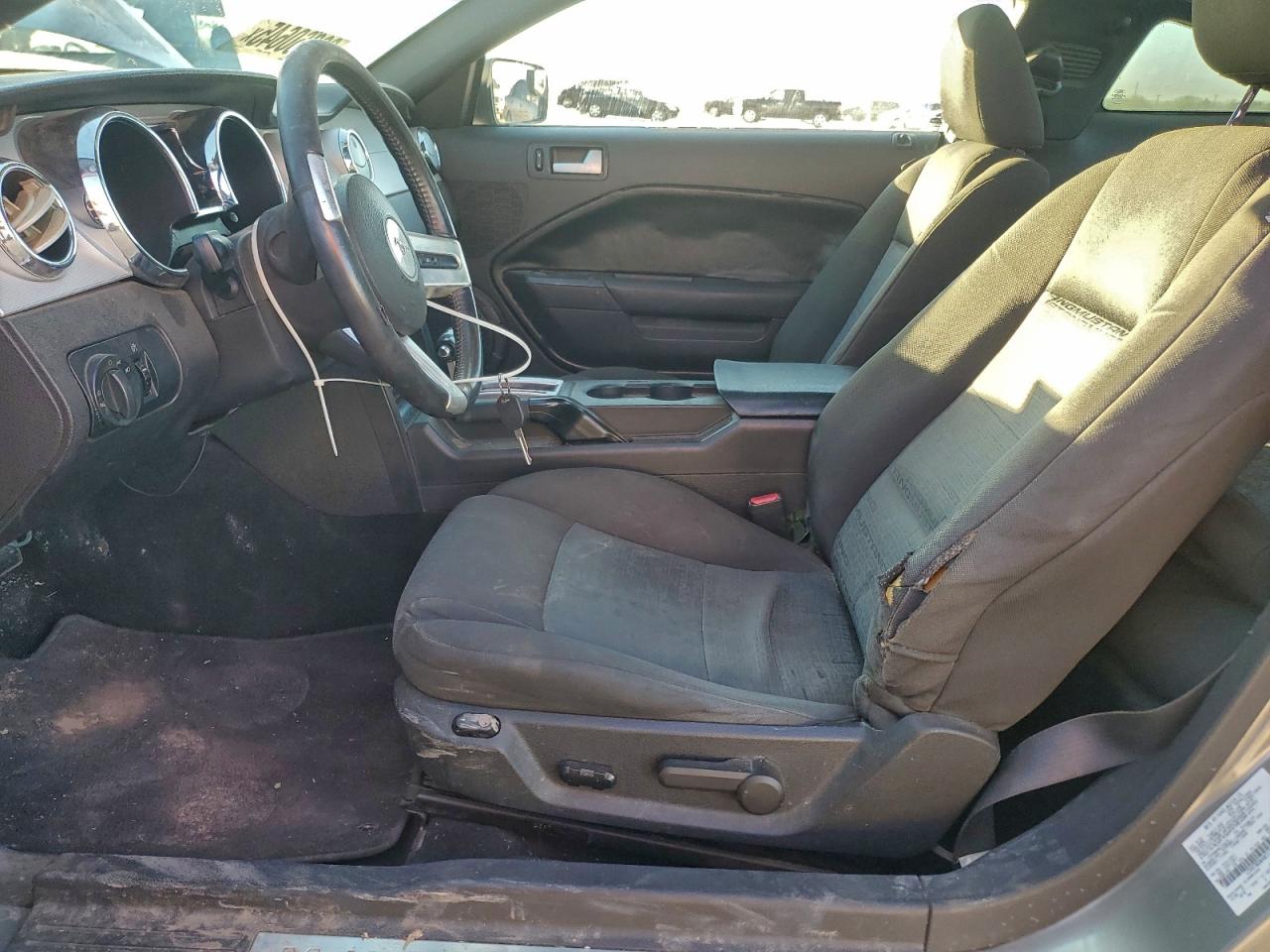 Ford Mustang Image 12