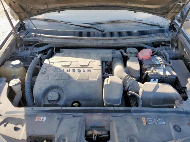 Lincoln MKT Image 12