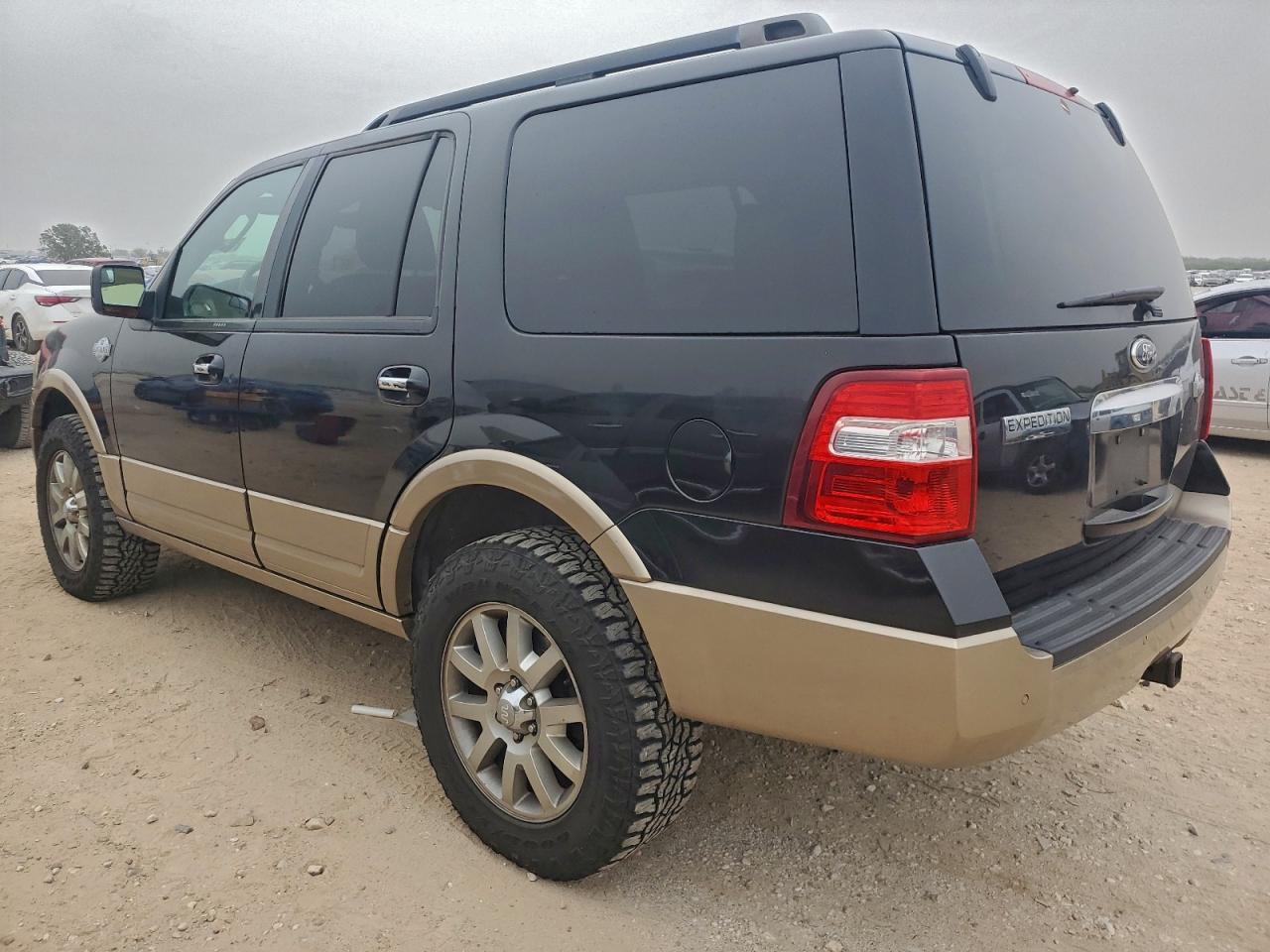 Ford Expedition Xlt Image 8