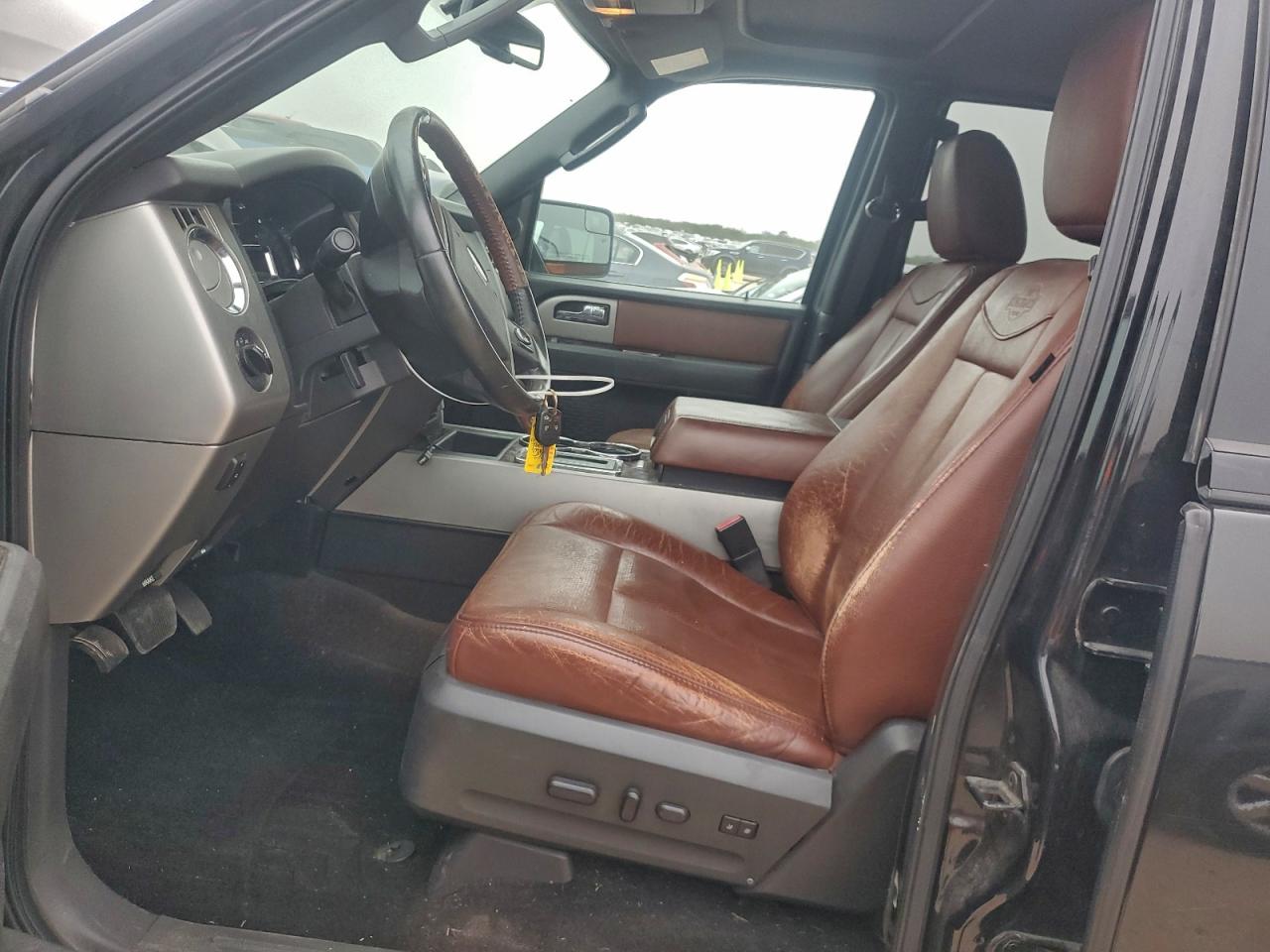 Ford Expedition Xlt Image 3