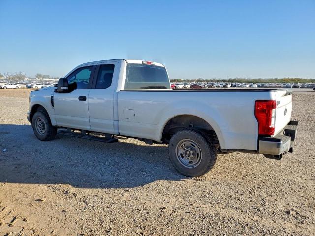 Ford F-250 Super Duty Image 4