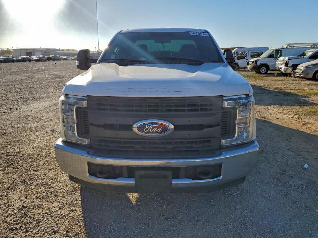 Ford F-250 Super Duty Image 9