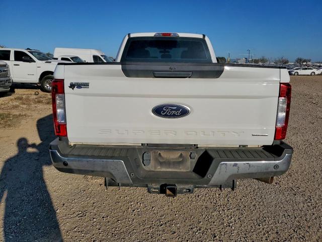 Ford F-250 Super Duty Image 10