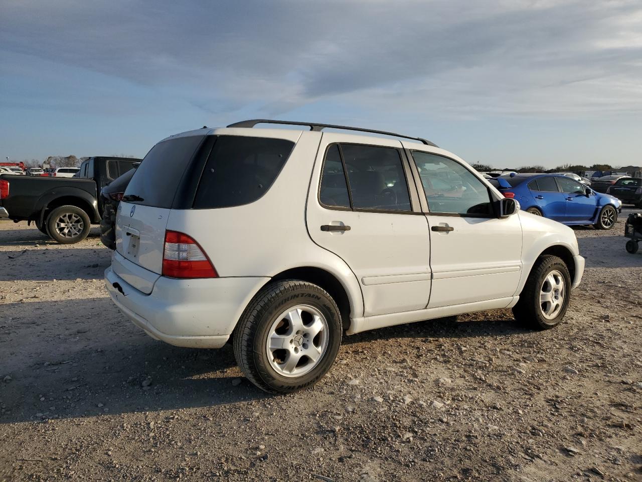 Mercedes-Benz M-Class 350 Image 3