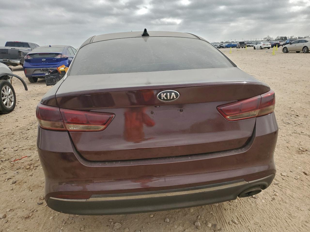 Kia Optima Lx Image 12