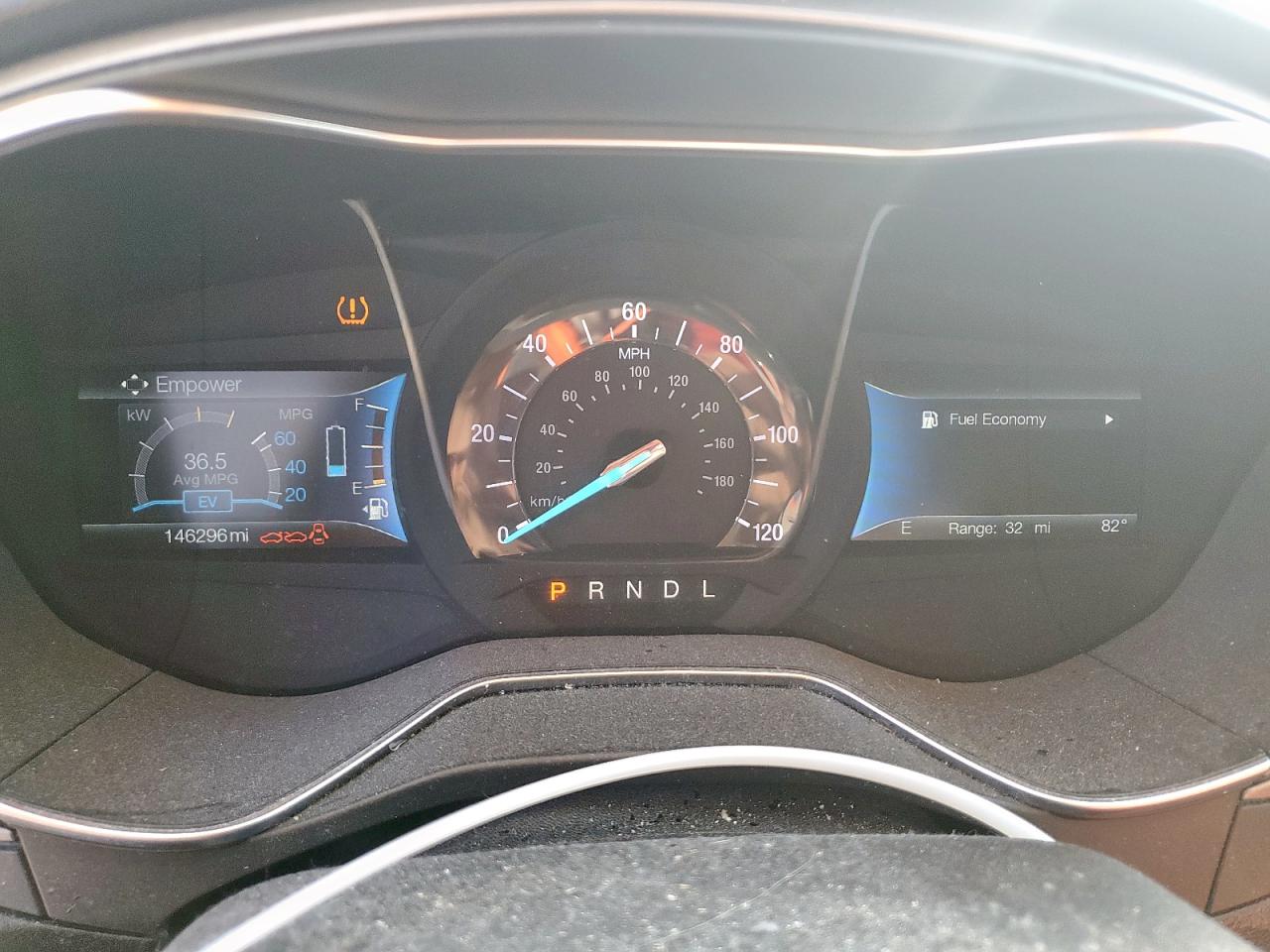 Ford Fusion Se Hybrid Image 3