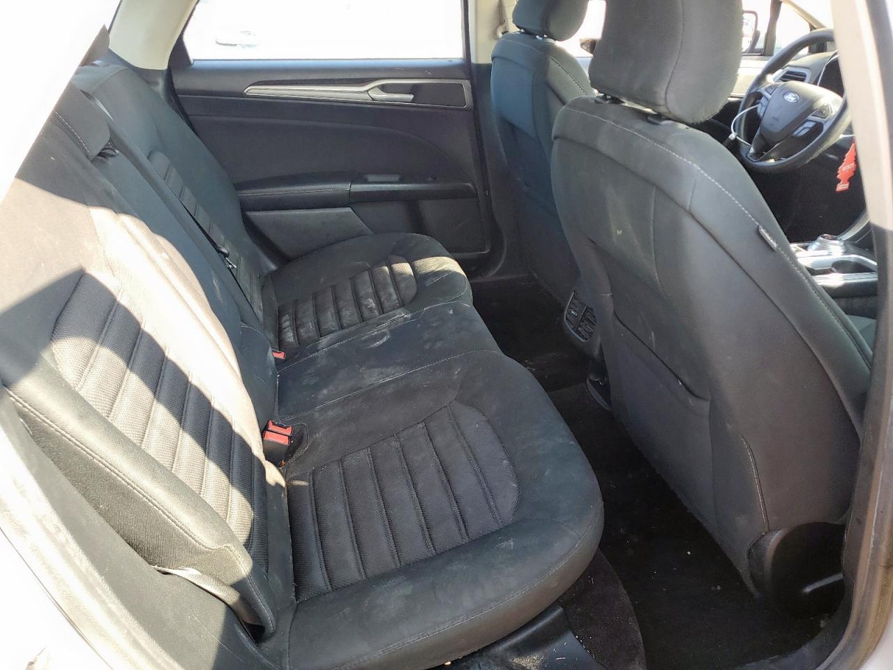 Ford Fusion Se Hybrid Image 10