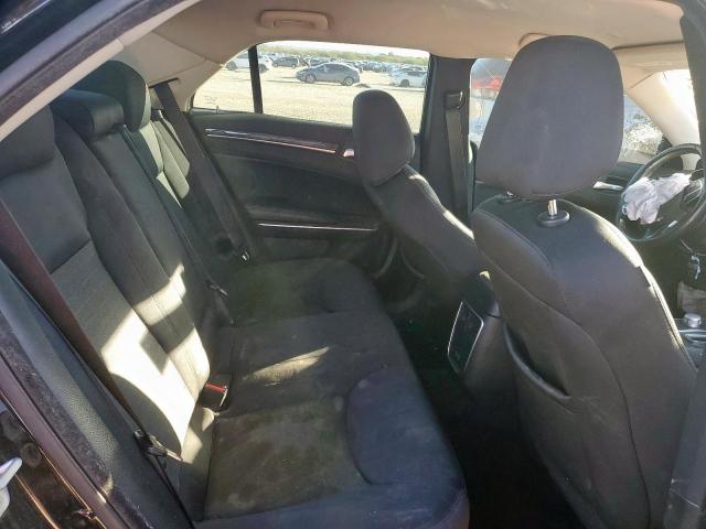 Chrysler 300 Touring Image 2