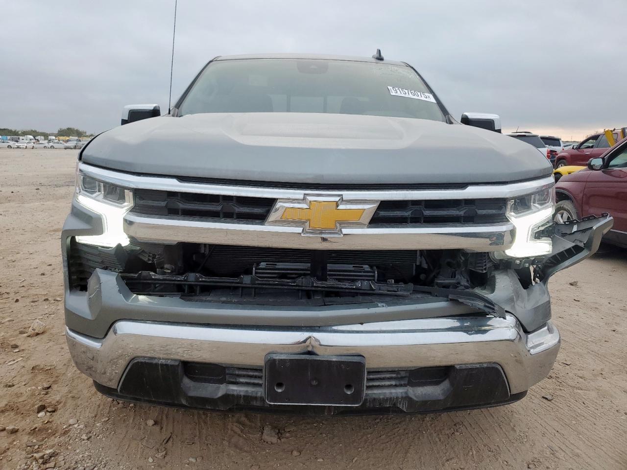 Chevrolet Silverado C1500 Lt Image 3