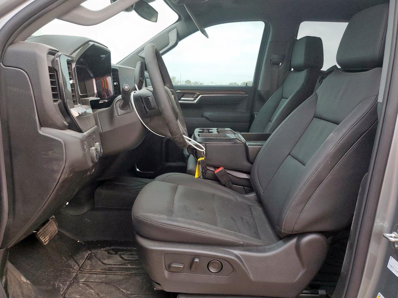 Chevrolet Silverado C1500 Lt Image 9