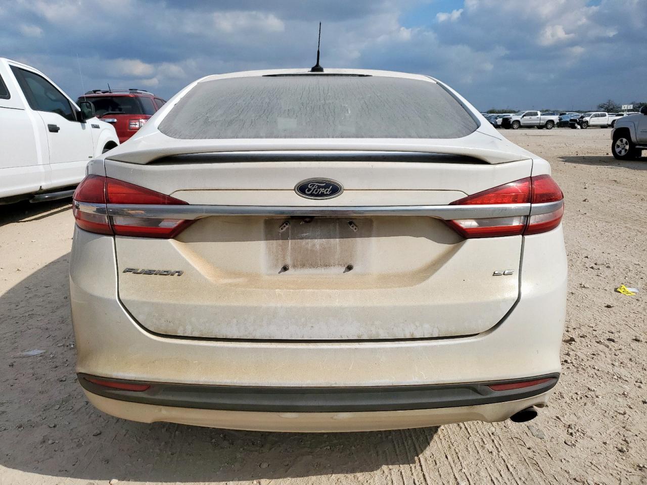 Ford Fusion Se Image 6