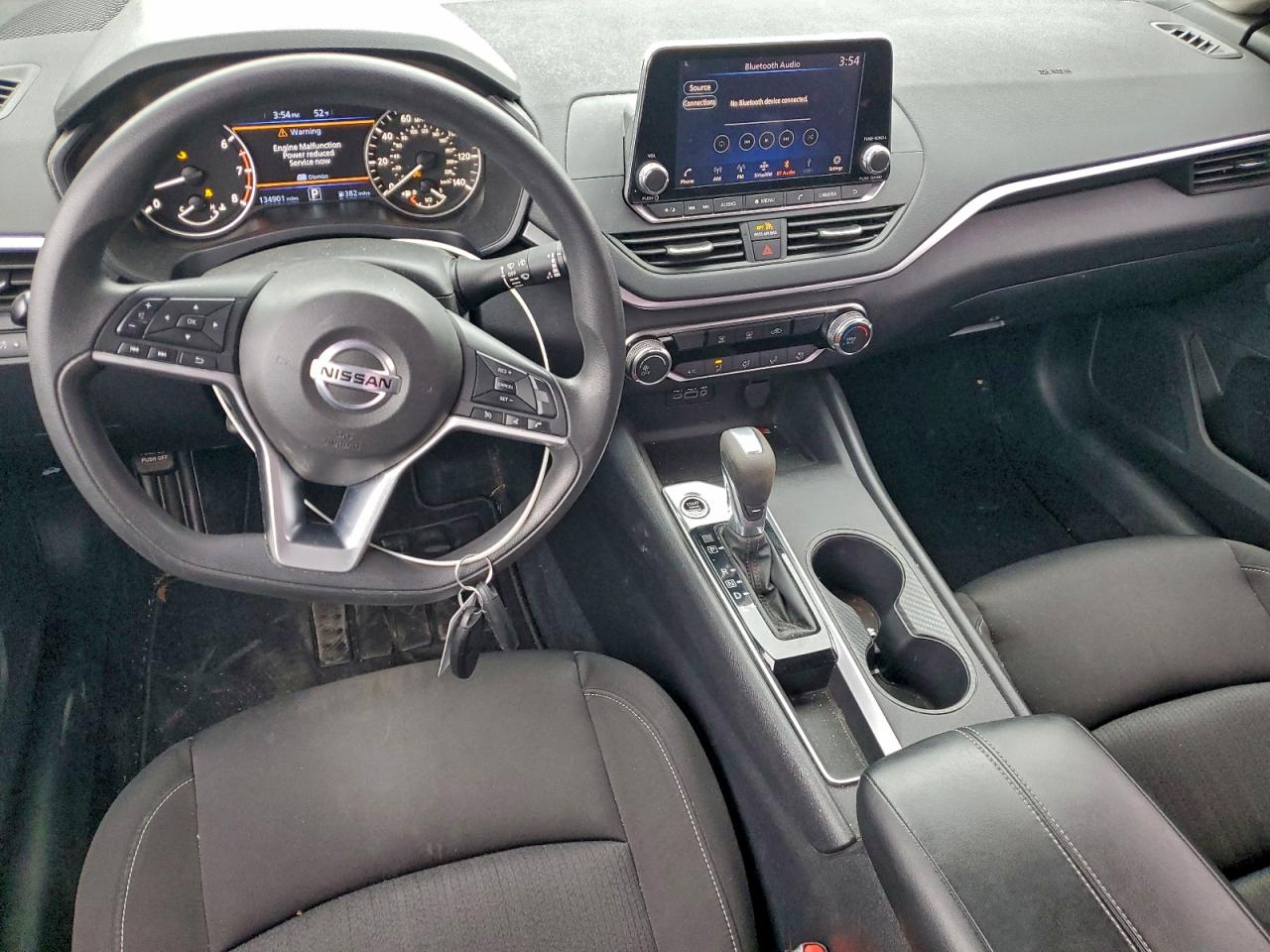 Nissan Altima S Image 8