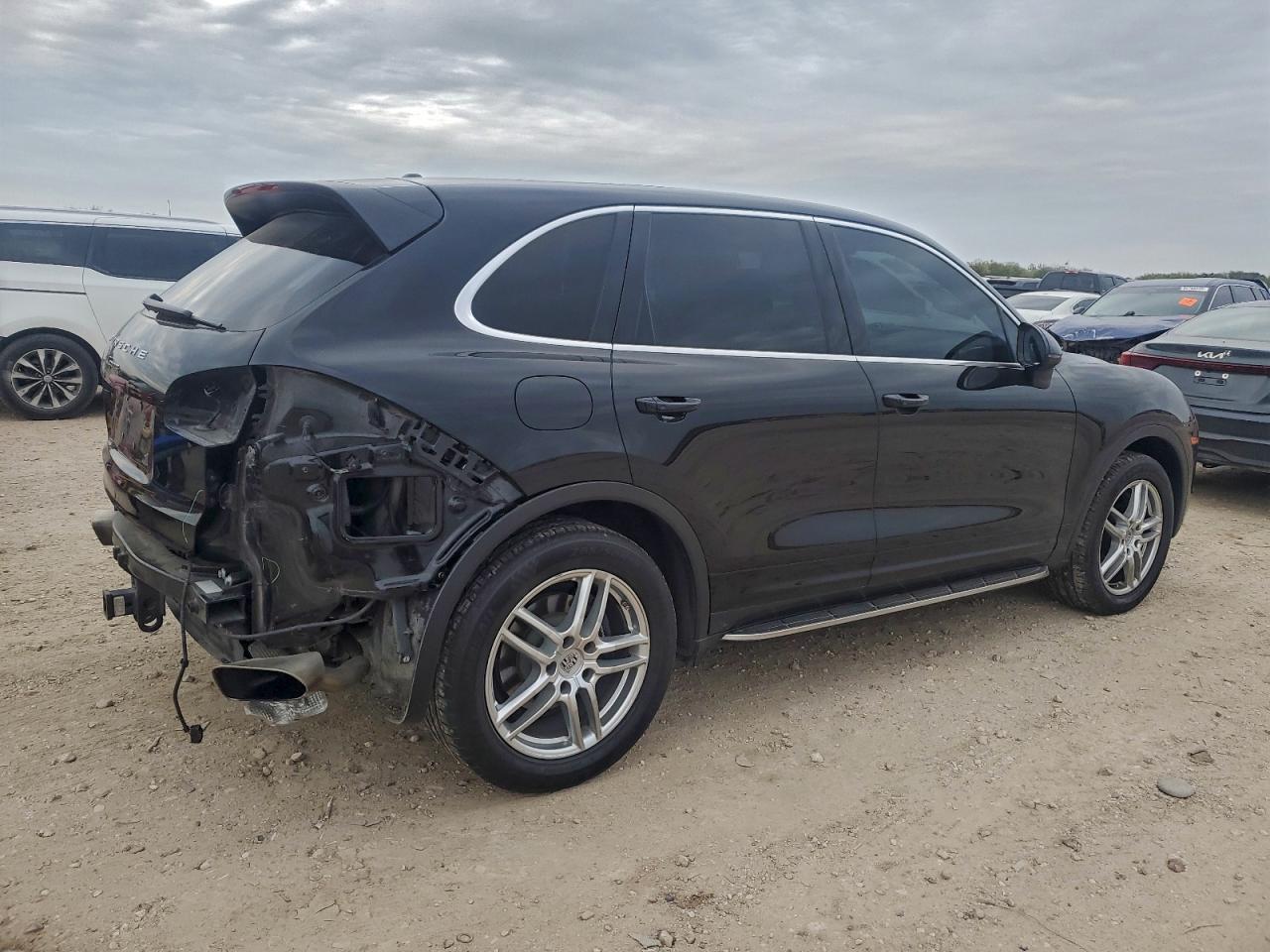 Porsche Cayenne Image 4