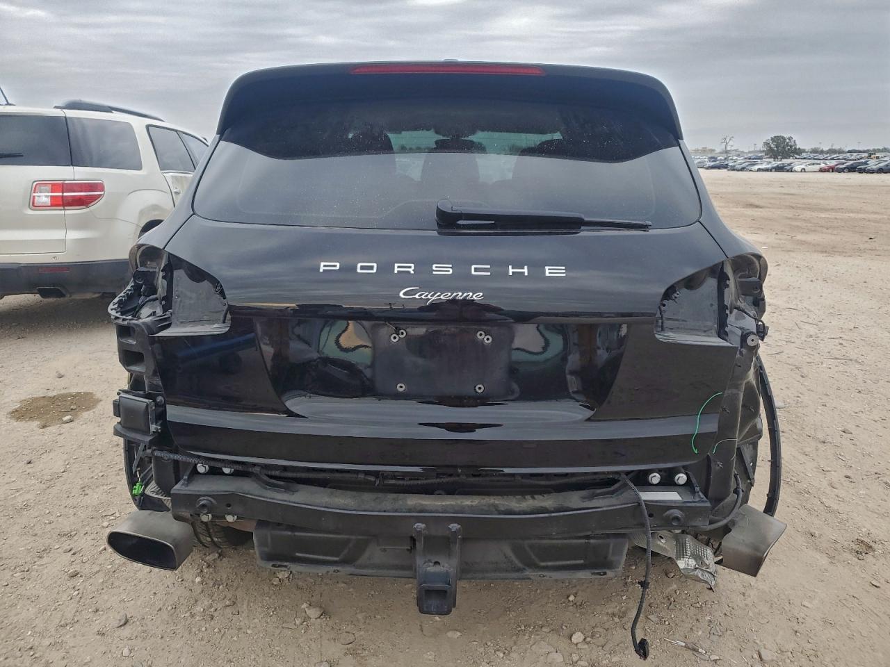 Porsche Cayenne Image 9