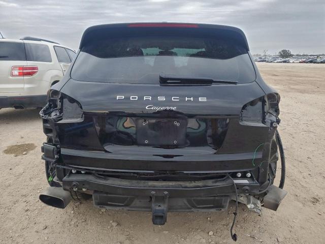 Porsche Cayenne Image 9