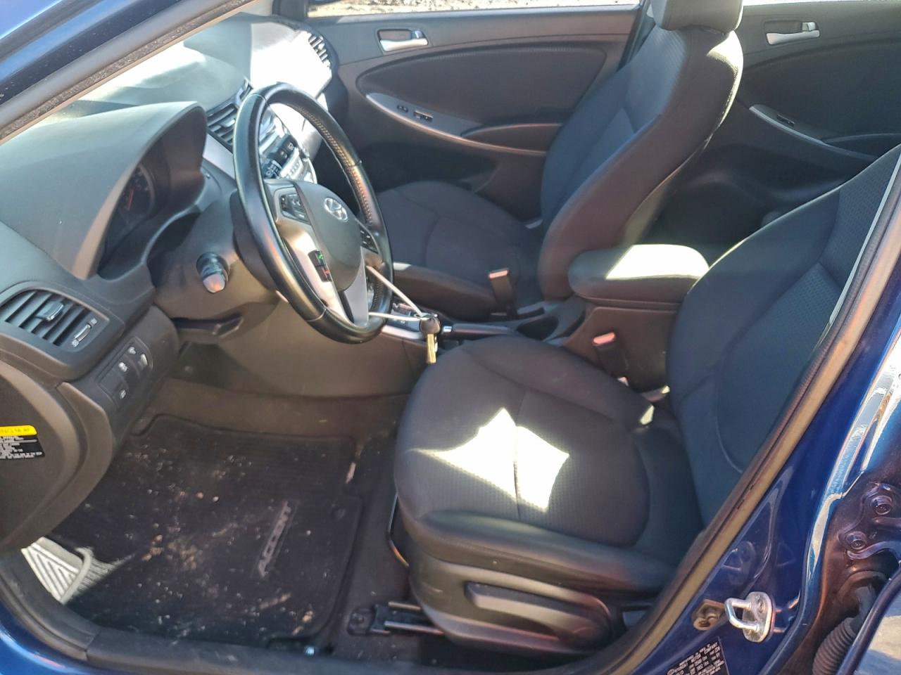 Hyundai ACCENT Gls Image 11