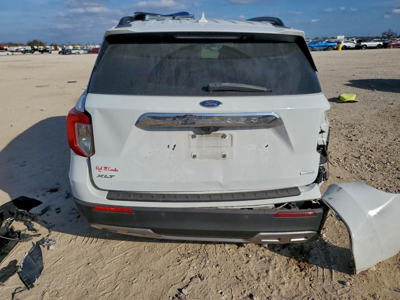 Ford Explorer Xlt Image 3