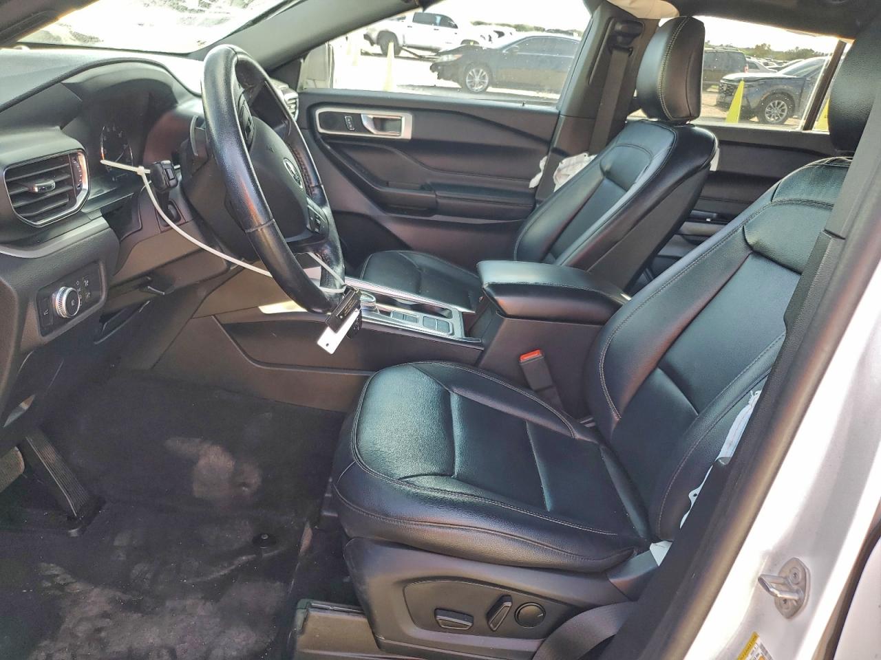 Ford Explorer Xlt Image 13