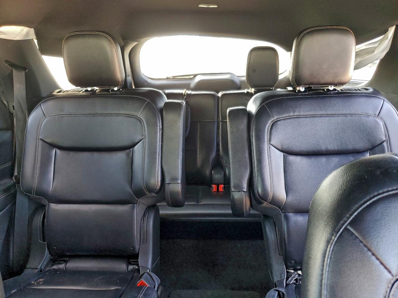 Ford Explorer Xlt Image 11