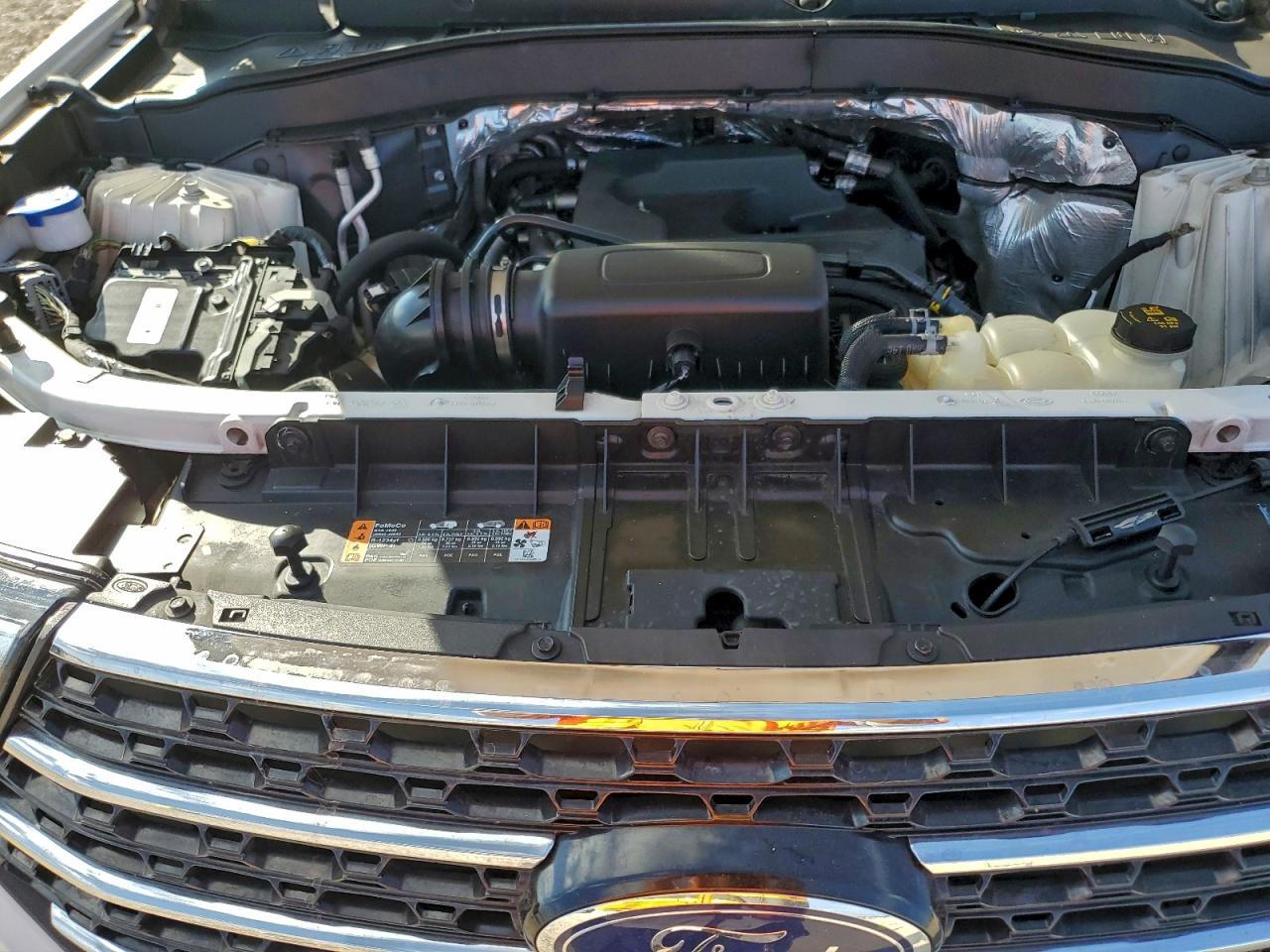 Ford Explorer Xlt Image 9