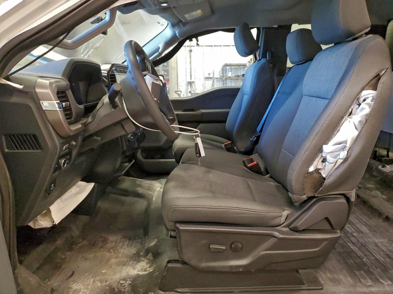 Ford F-150 Xl Image 6