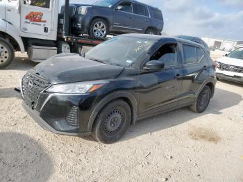  Salvage Nissan Kicks