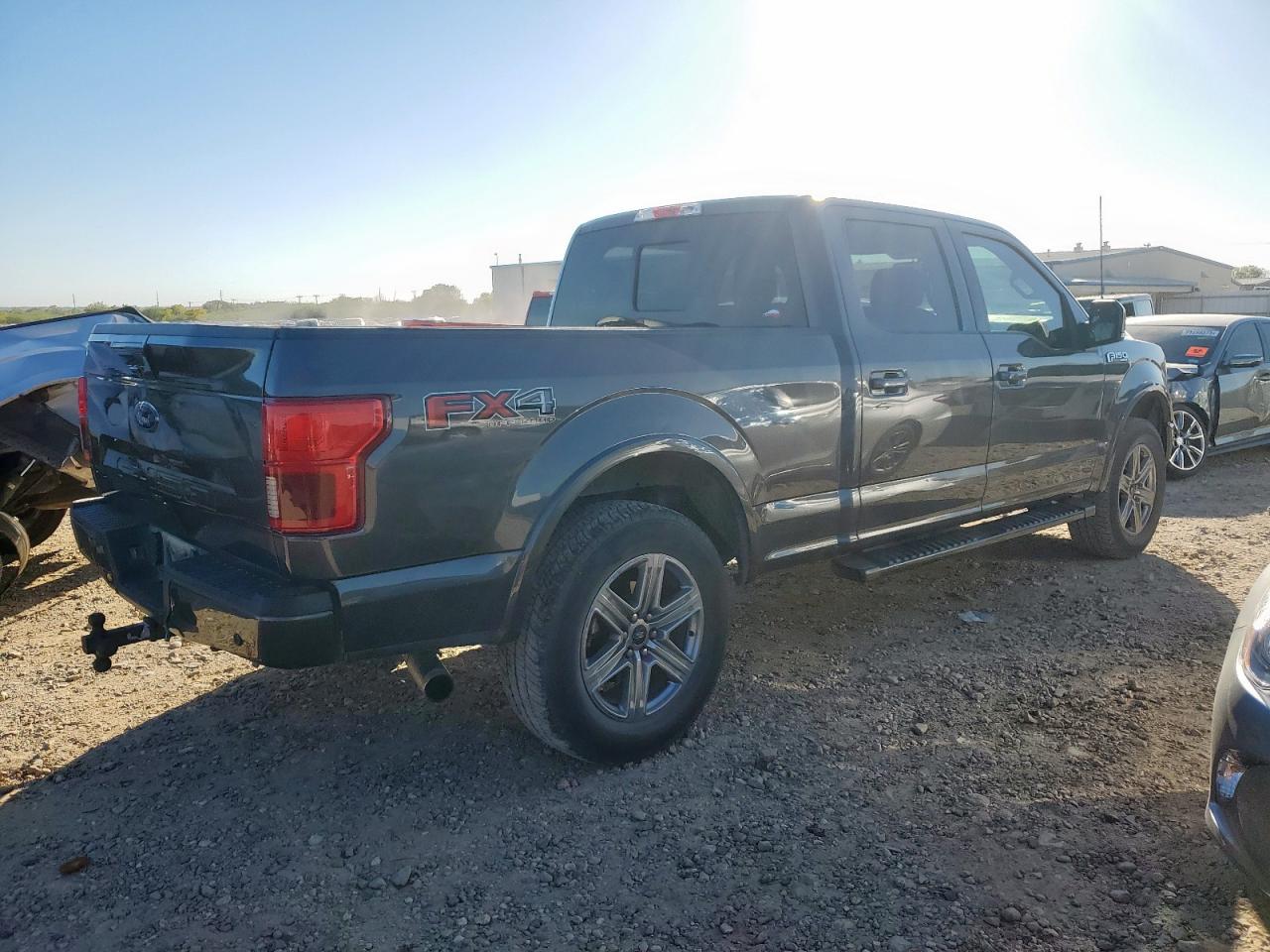 Ford F-150 Supercrew Image 2