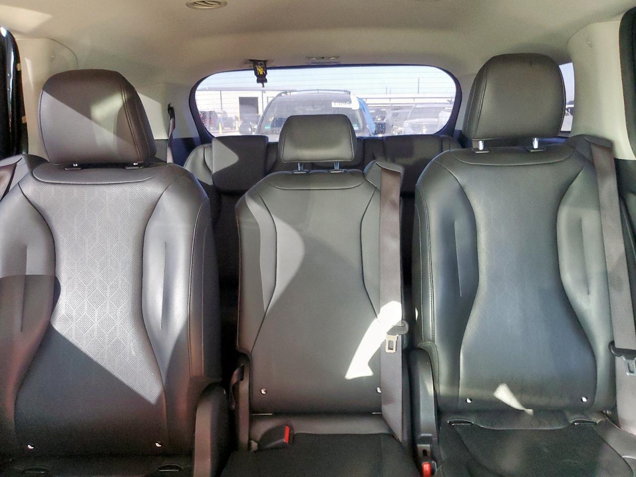 Kia Carnival Lx Image 11