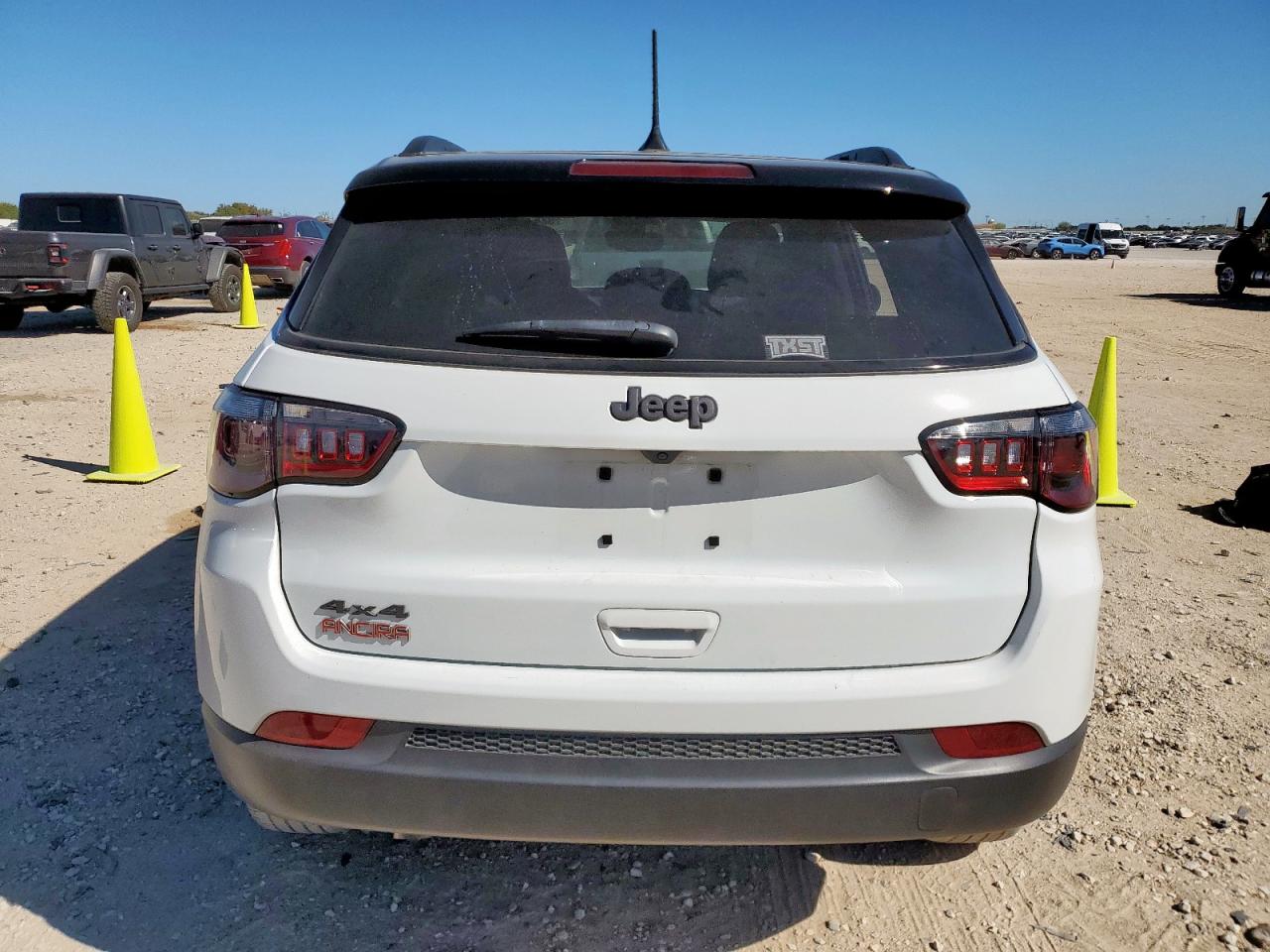 Jeep Compass Latitude Image 10